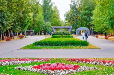 Московские парки приглашают на концерты, экскурсии и фестивали в выходные